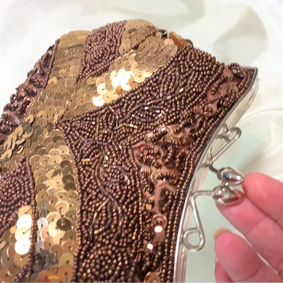 Convertible brown sequin & glass beaded vintage bag. Silver hardware and chain. - Picture 3 of 12